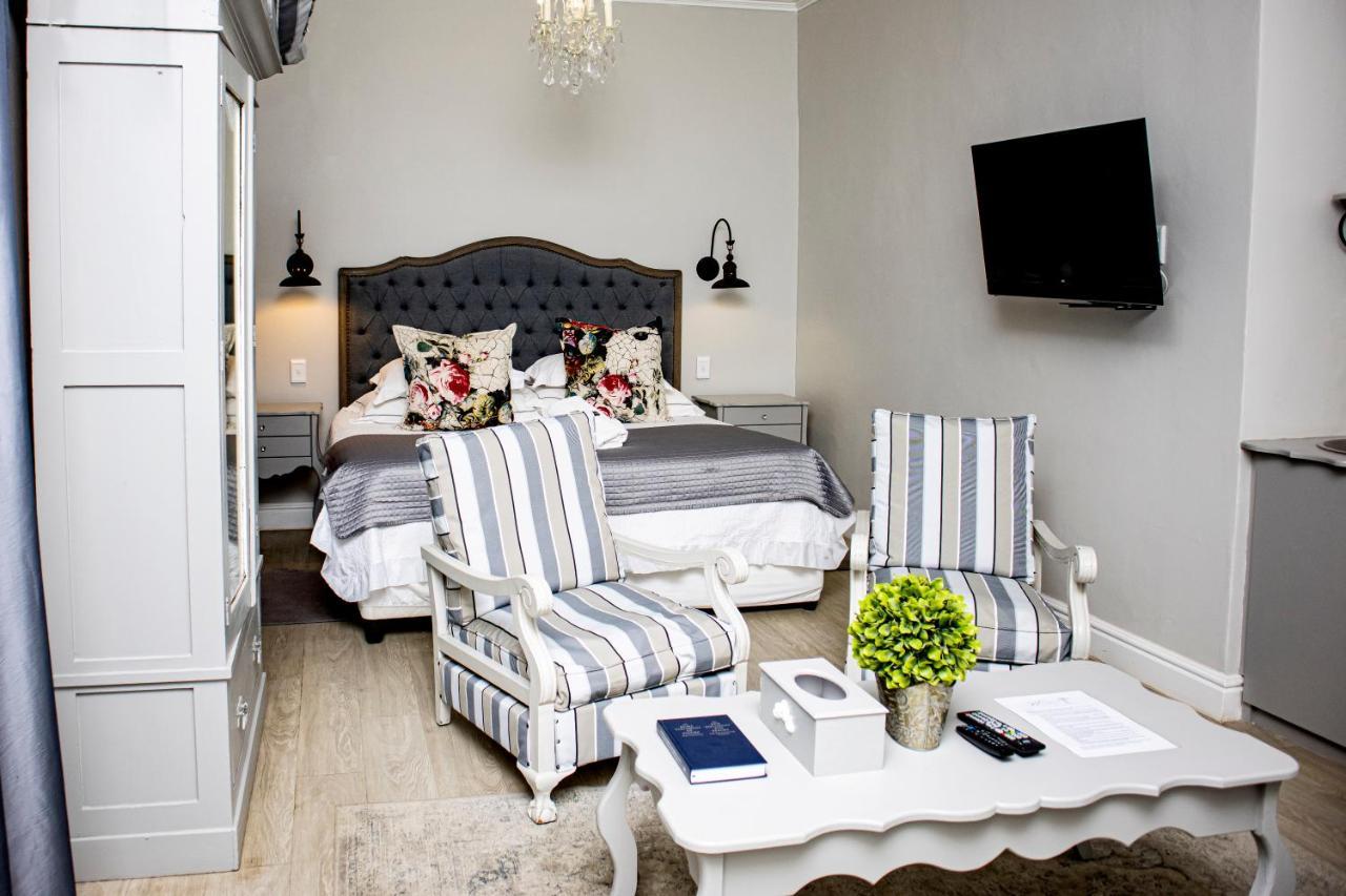 French Karoo Guesthouse Бофорт-Уэст Экстерьер фото