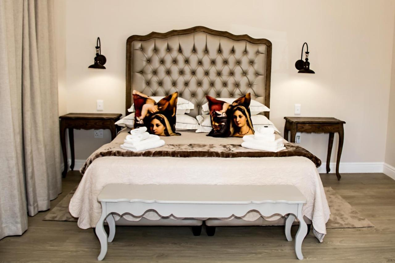 French Karoo Guesthouse Бофорт-Уэст Экстерьер фото