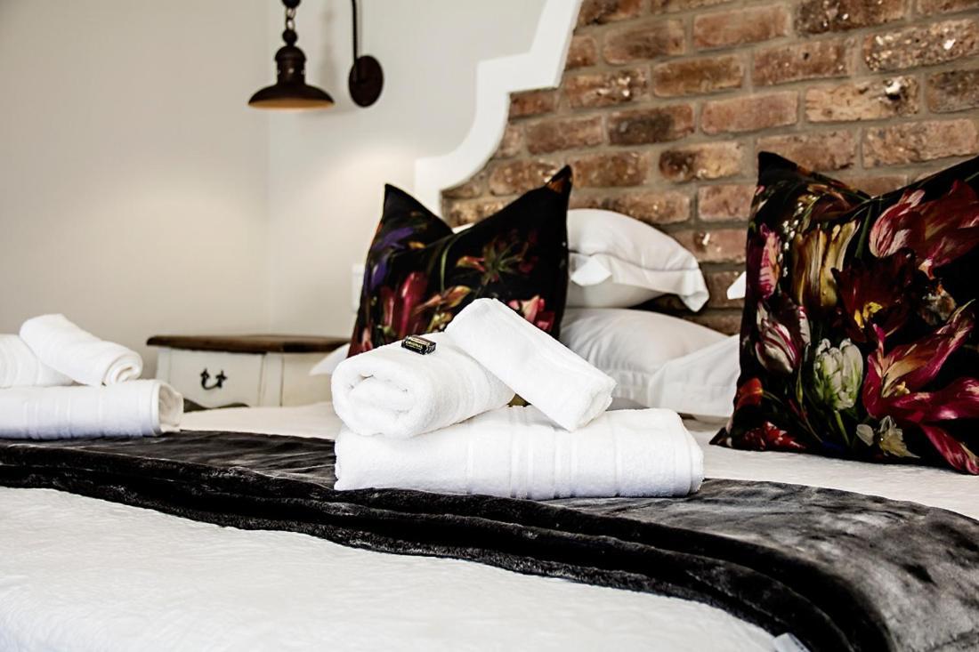 French Karoo Guesthouse Бофорт-Уэст Экстерьер фото
