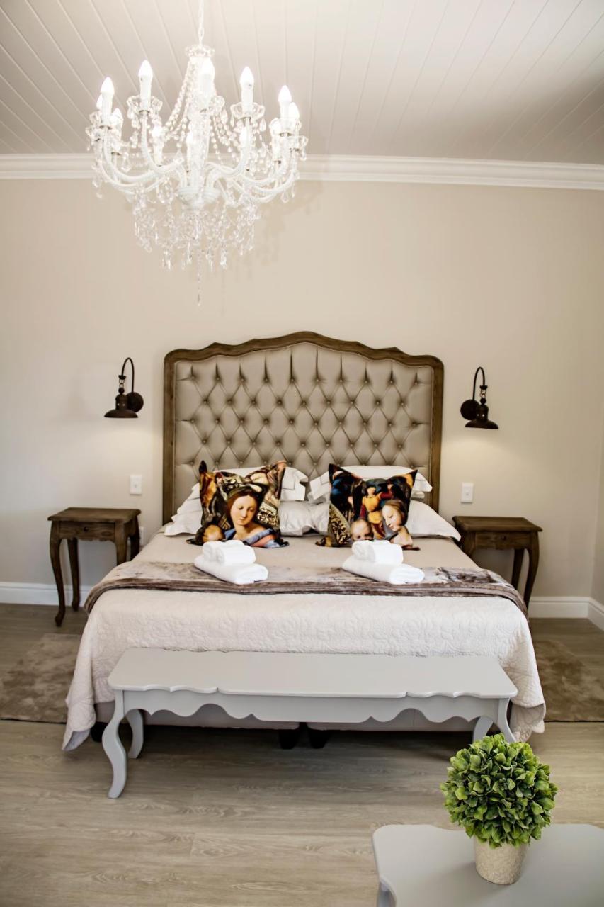 French Karoo Guesthouse Бофорт-Уэст Экстерьер фото