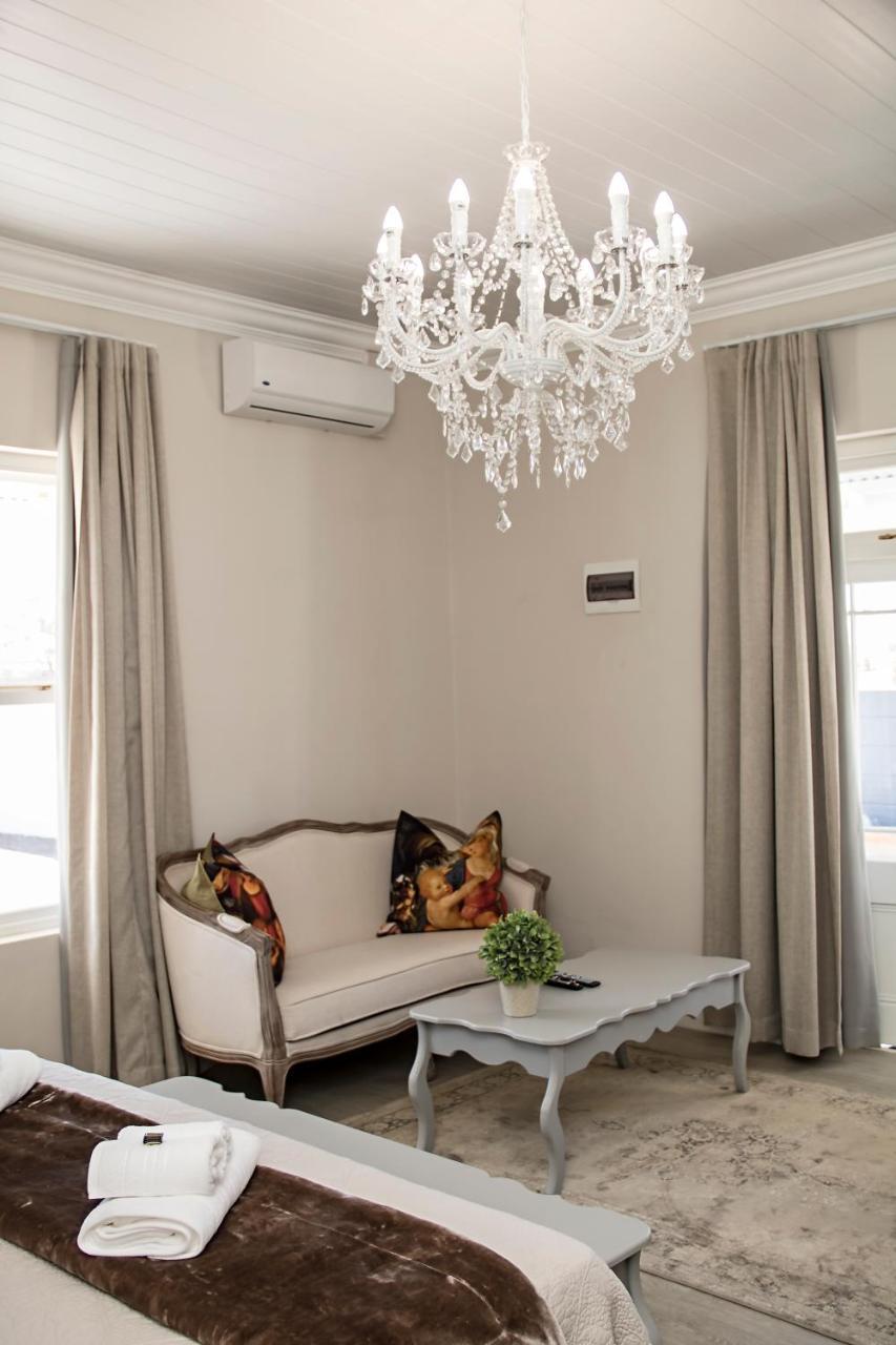 French Karoo Guesthouse Бофорт-Уэст Экстерьер фото
