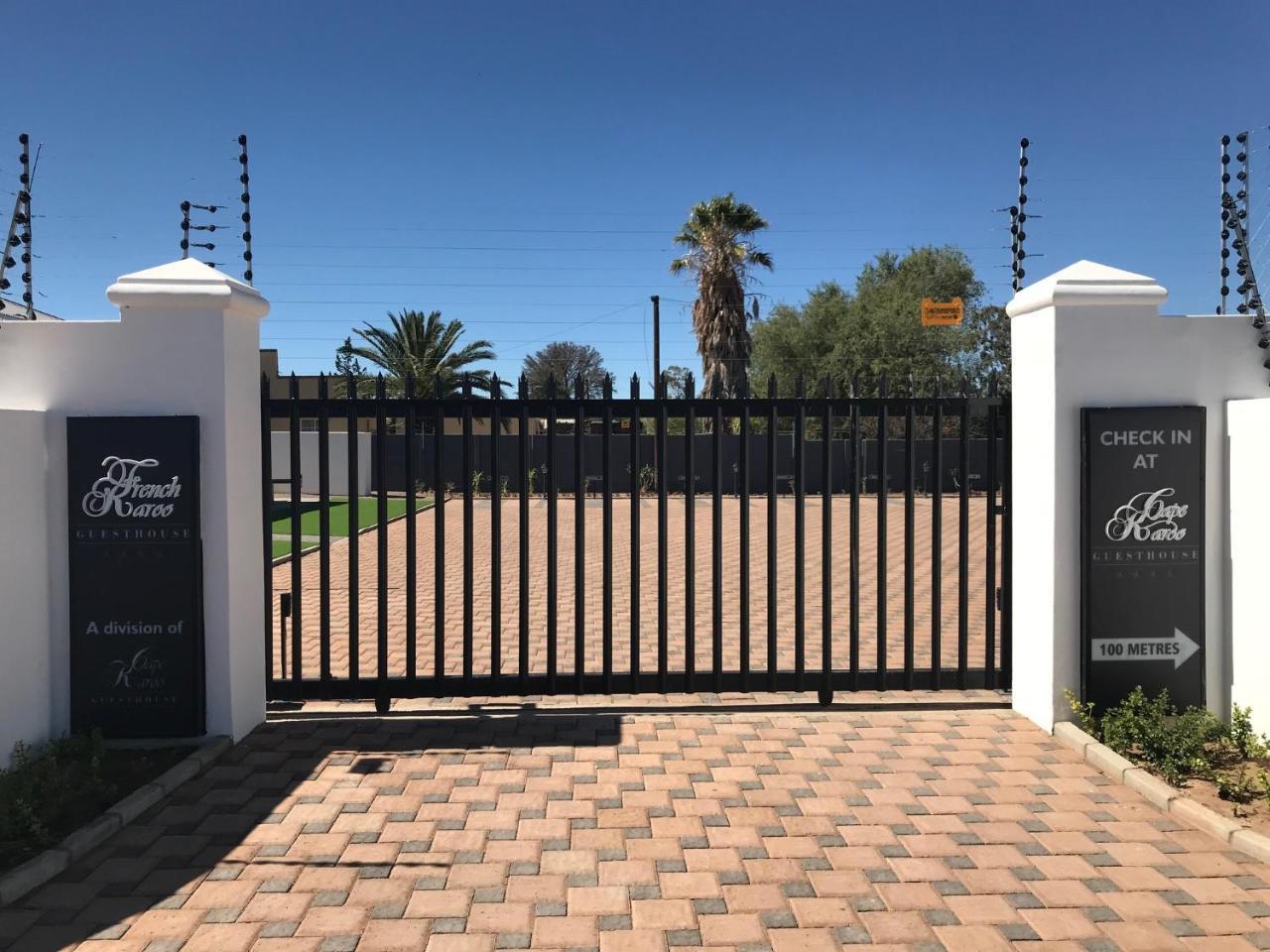 French Karoo Guesthouse Бофорт-Уэст Экстерьер фото